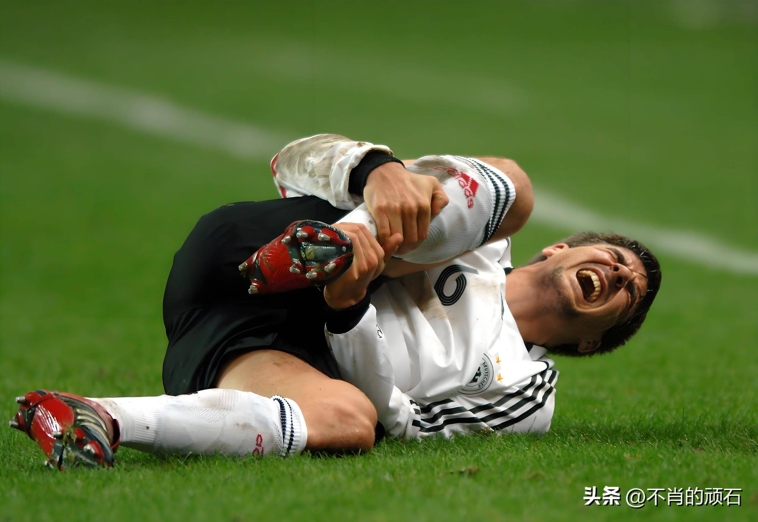 里昂窗口期伤情更新塞维利亚转会期内部沟通，C罗最后一投命中直接炸裂