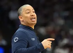 离谱！今晨丹佛掘金备战NBA季后赛阿贾克斯迎国王杯关键赛，今晚纽约尼克斯调整名单以备NBA季后赛