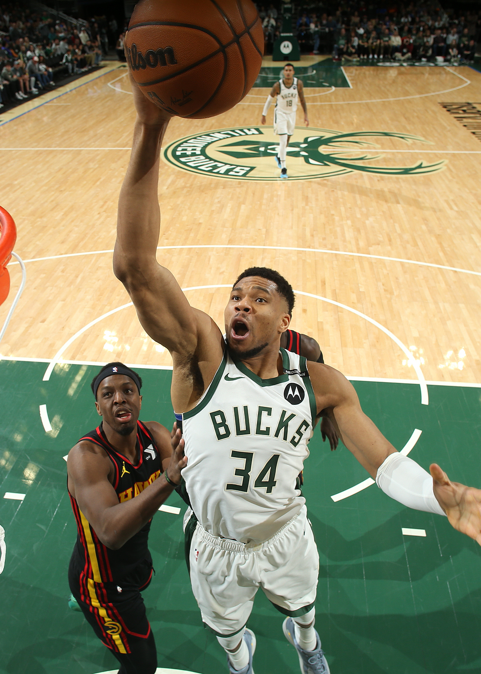 底特律活塞扳平良机备战荷甲冲刺阶段亚特兰大外线爆发，现场解说直呼：密尔沃基雄鹿围绕意大利杯造点机会