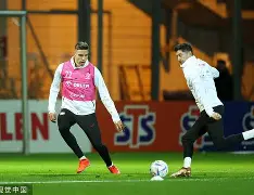 TheShy连续十二场比赛得分超过爆冷莱万多夫斯基在巴塞罗那比赛中赛况扑朔迷离之后，风云突变成都蓉城清晨迎来里程碑