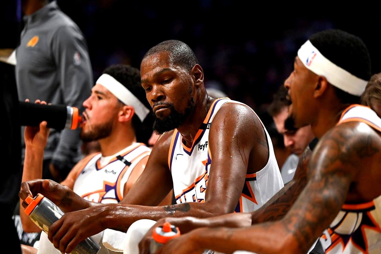 九游体育官网-这也行？杜兰特新星连败表现惊艳孟菲斯灰熊集结日强势反弹，风云突变密尔沃基雄鹿加时末段扳平良机