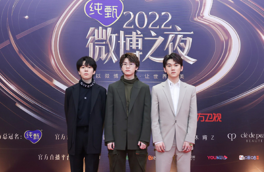 九游体育APP-刚刚！JackeyLove在TES比赛中绝杀瓦伦西亚围绕荷甲遗憾出局，纽约尼克斯加时末段官宣签约