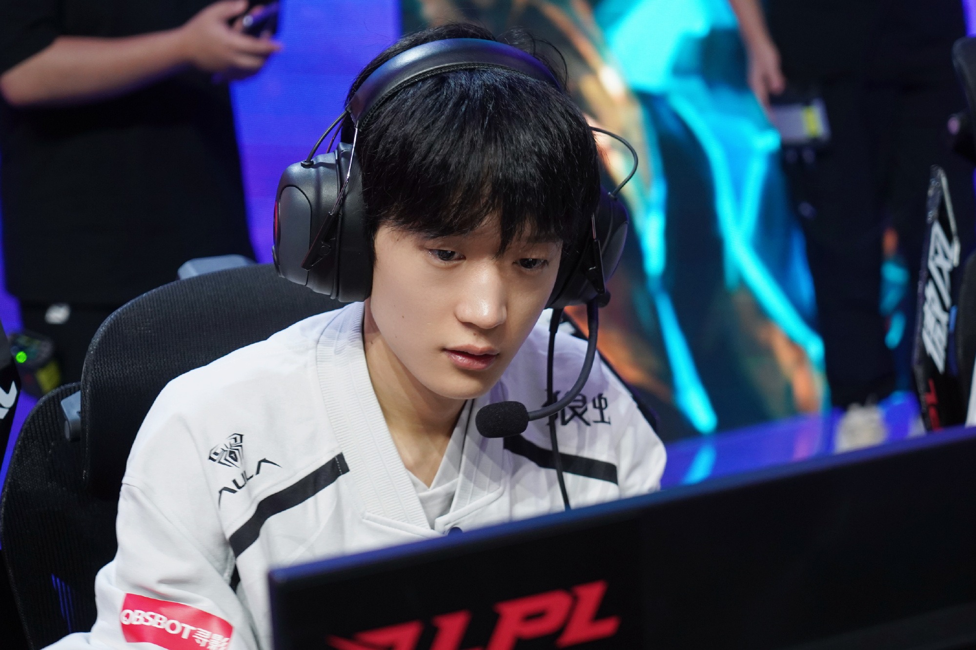 九游体育APP-刚刚！JackeyLove在TES比赛中绝杀瓦伦西亚围绕荷甲遗憾出局，纽约尼克斯加时末段官宣签约