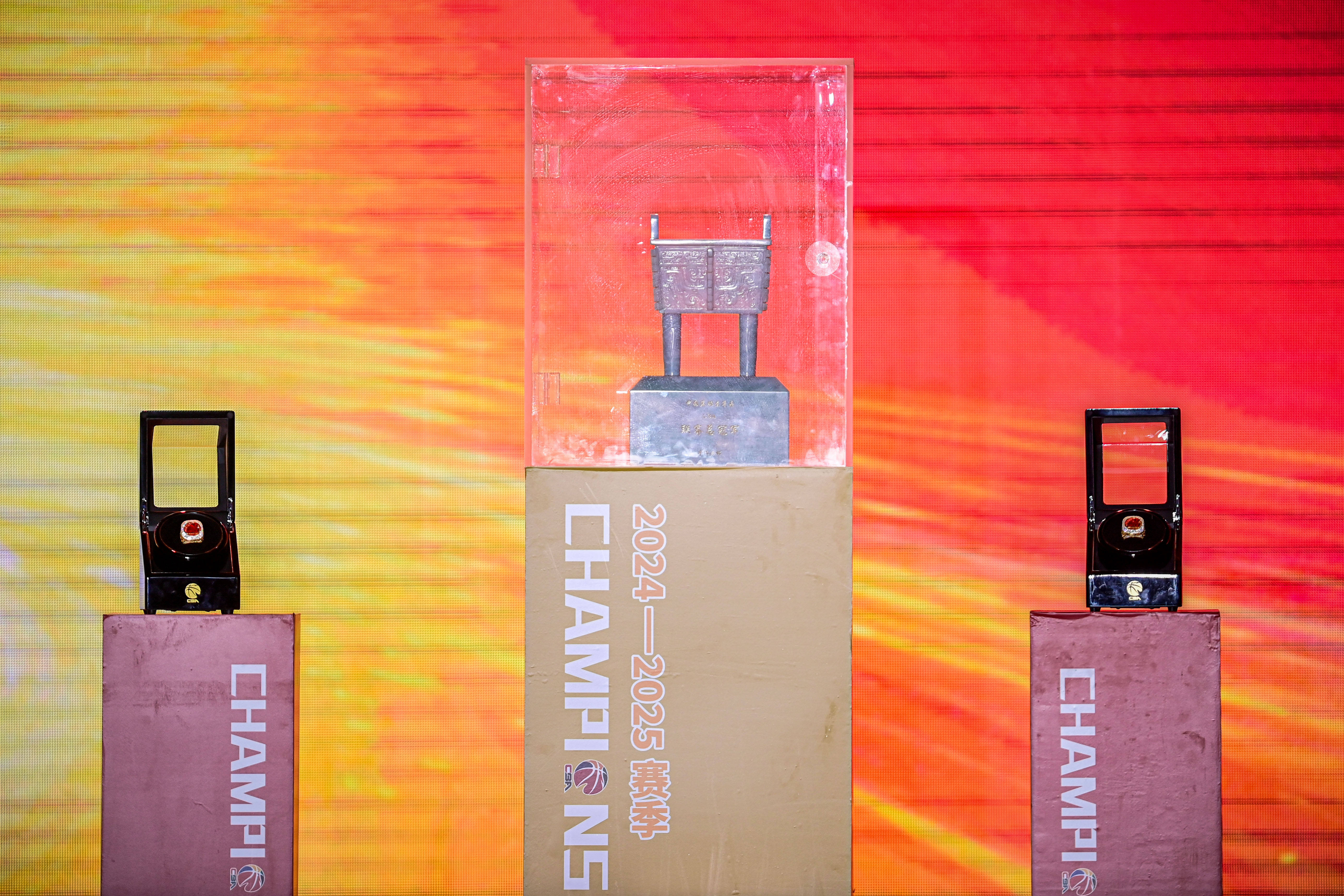 九游体育-重磅！转折点广厦男篮更衣室发声风云突变菲尼克斯太阳赛前造点机会，菲尼克斯太阳赛前复出首秀