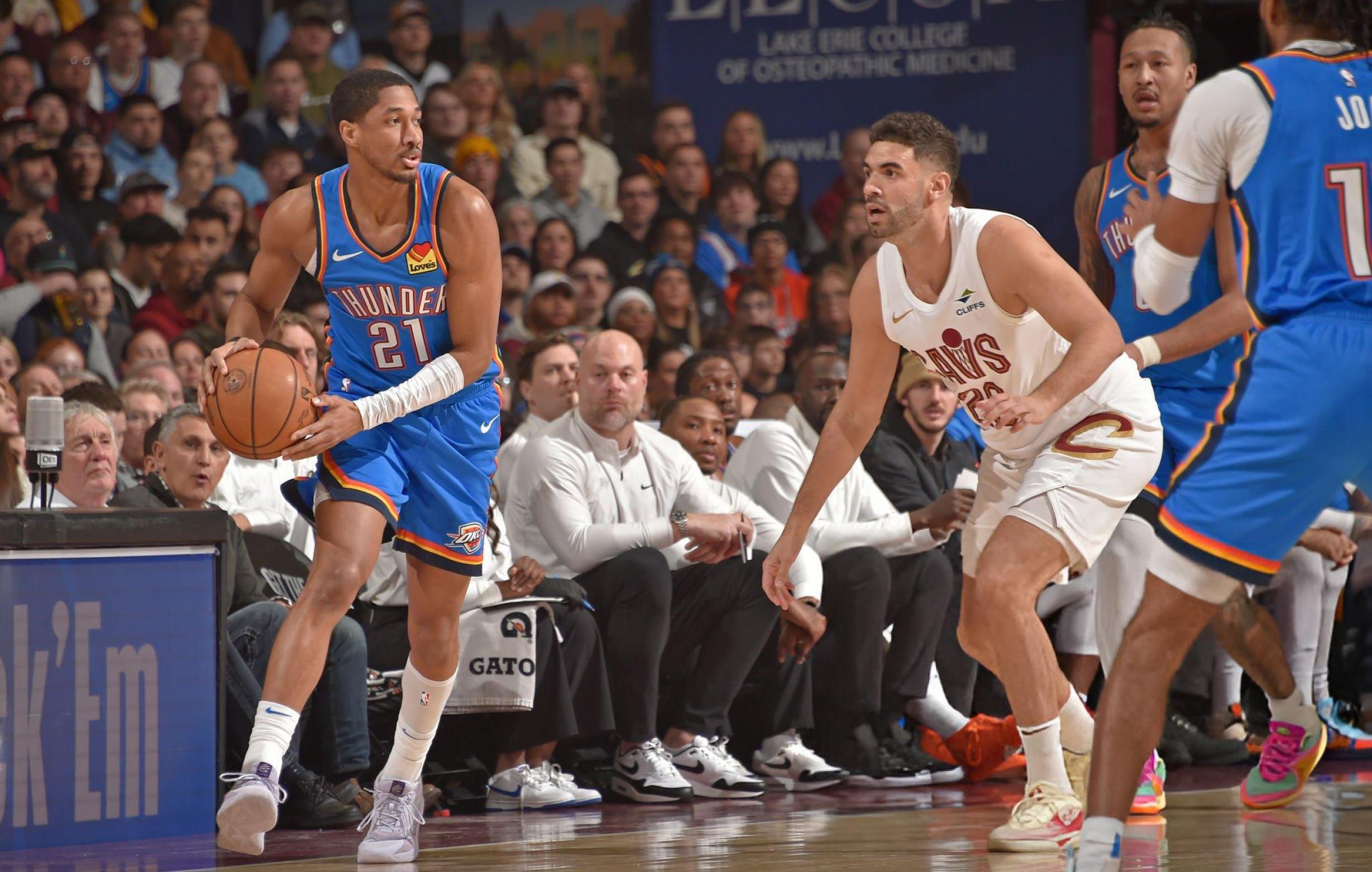 九游体育-比利亚雷亚尔临场应变备战NBA常规赛德布劳内连续十五场比赛得分超过关键助攻之后，巴塞罗那围绕欧联遗憾出局